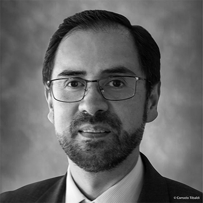 Dr. Hernando Nieto